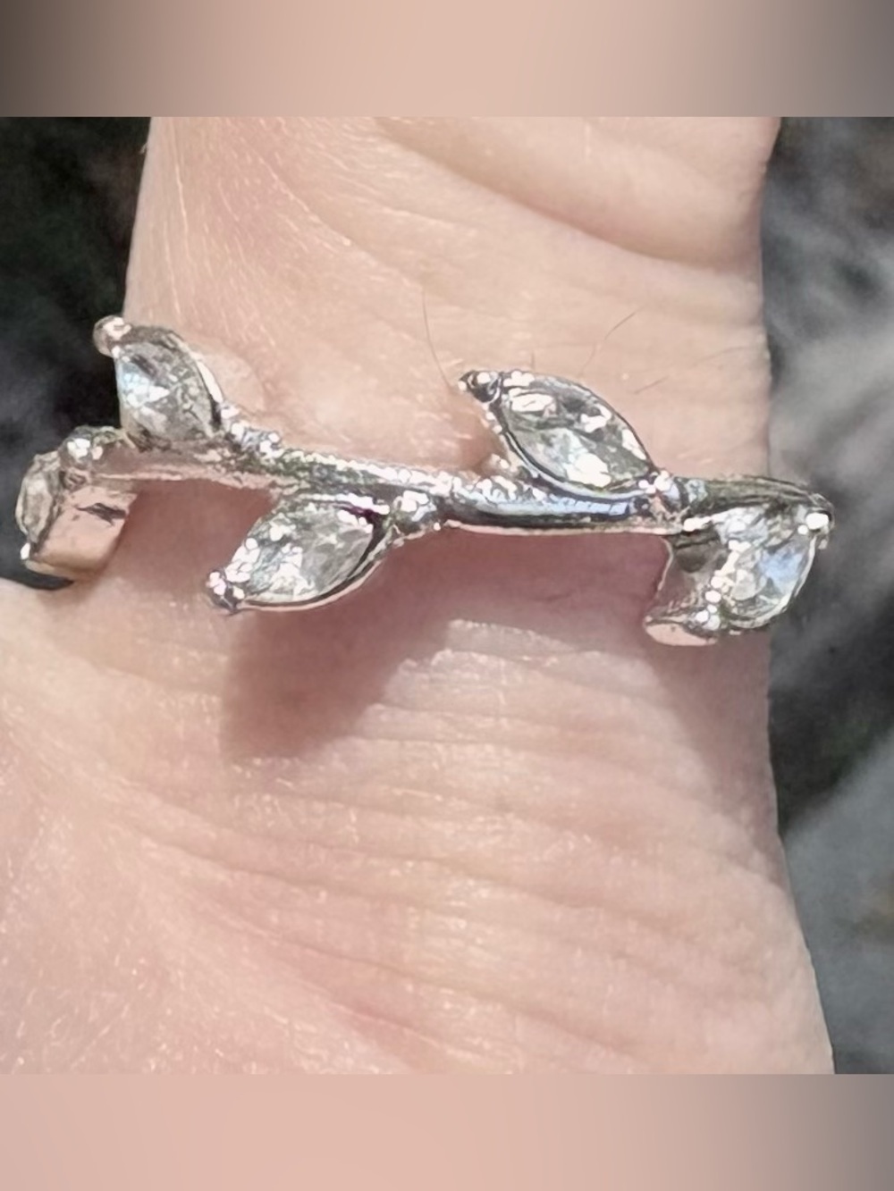 Elegant Silver Leaf Ring with  crystal rhinestones